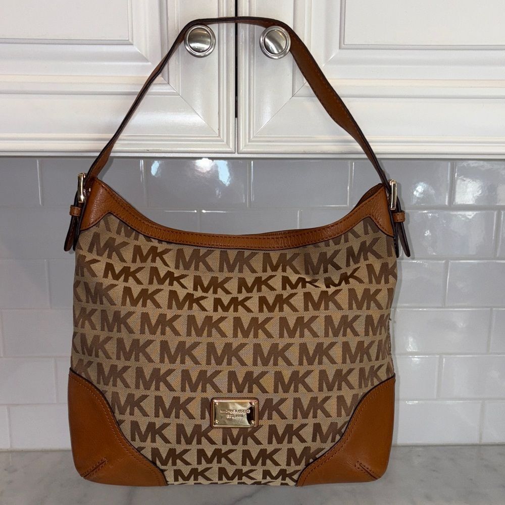 Michael Kors Bag Purse Handbag Millbrook Signature Jacquard Large Shoulder Hobo - Picture 1 of 16